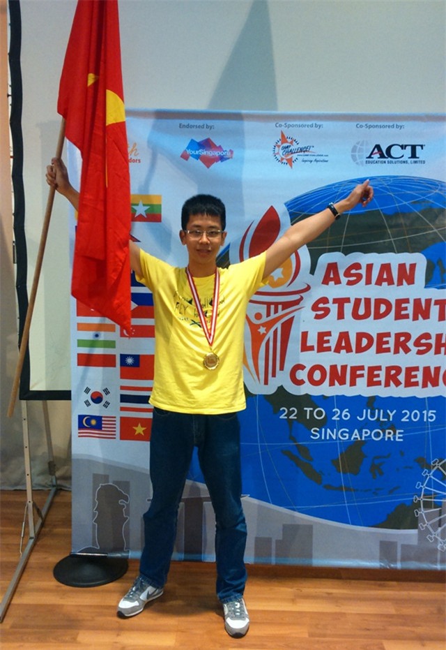
Chàng trai trường Ams từng giành giải Nhất tại Hội nghị Lãnh đạo trẻ châu Á năm 2015.
