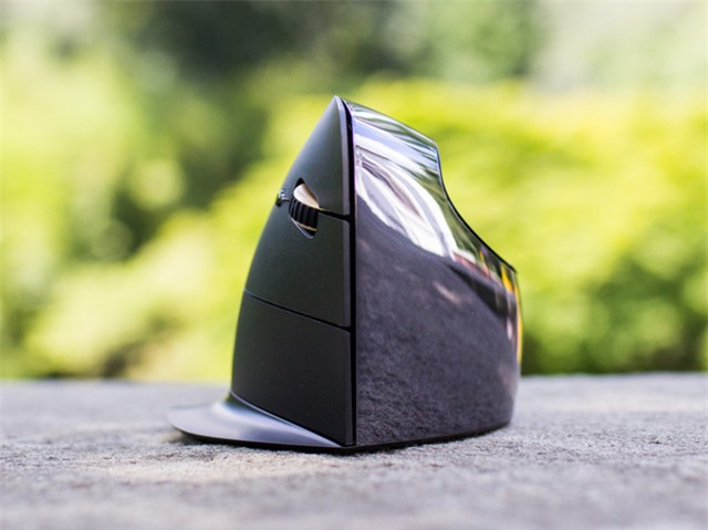 Cận cảnh chuột máy tính có thiết kế dị nhất hành tinh - Ảnh 1.