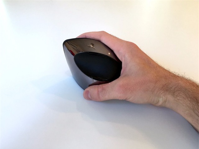 Cận cảnh chuột máy tính có thiết kế dị nhất hành tinh - Ảnh 4.