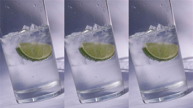 nhân viên uống rượu, lương cao, nhà hàng, tuyển nhân viên, sa thải, mất việc, tăng lương