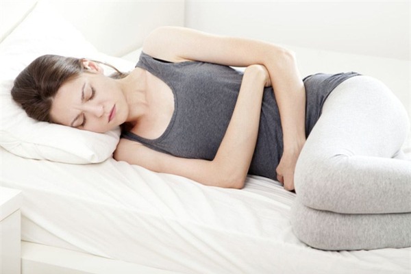 Bông nhúng rượu đặt vào rốn: Mẹo chữa bệnh hay, cực hiệu quả mà chị em không nên bỏ qua - Ảnh 3.