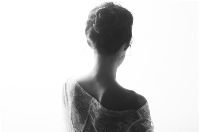 Bị chê diễn xuất đơ, bạn gái Cường Đô la tung ảnh gợi cảm - Ảnh 9.