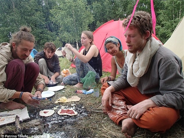 Co gai du lich 22 quoc gia voi 200 USD hinh anh 12