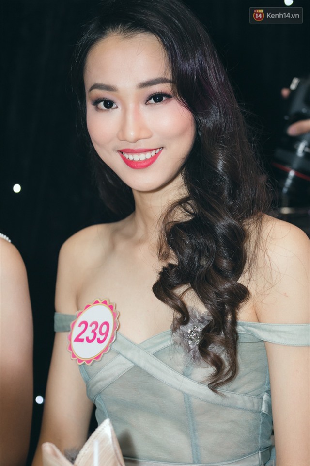 Thu Thảo khoe nhan sắc xinh đẹp cạnh dàn thí sinh Hoa hậu Việt Nam 2016 - Ảnh 23.