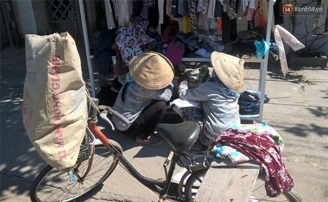 Quầy áo quần Ai thừa đến ủng hộ, ai thiếu đến lấy ấm áp nghĩa tình ở Quảng Nam - Ảnh 18.