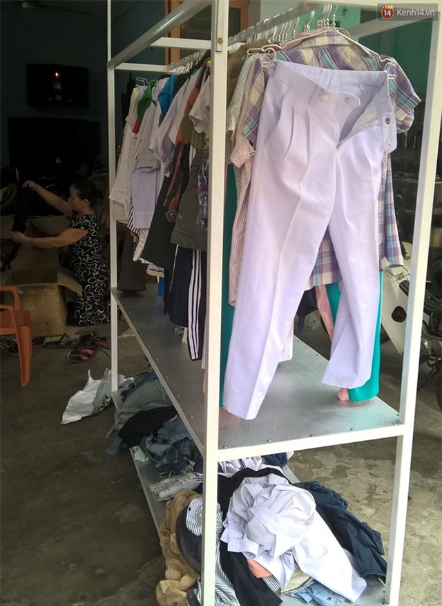 Quầy áo quần Ai thừa đến ủng hộ, ai thiếu đến lấy ấm áp nghĩa tình ở Quảng Nam - Ảnh 3.
