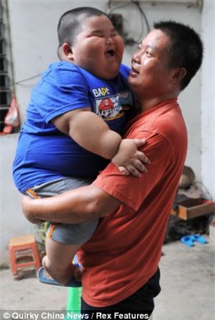 cau-be-3-tuoi-nang-60-kg-11