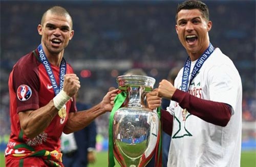 Ronaldo sẽ đá cặp” với Ro béo ở Real Madrid-2