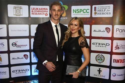 “bong mat” truoc than hinh cua ba xa thu mon joe hart hinh anh 3