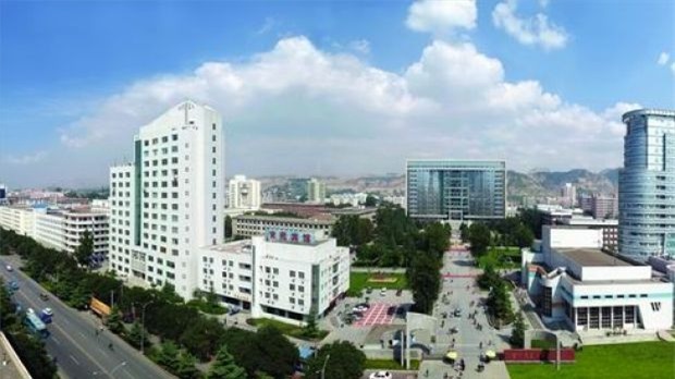 Trường đại học đuổi việc giảng viên ung thư khiến dư luận phẫn nộ - Ảnh 3.