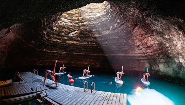 Nhung be boi khach san an tuong khap nam chau hinh anh 4