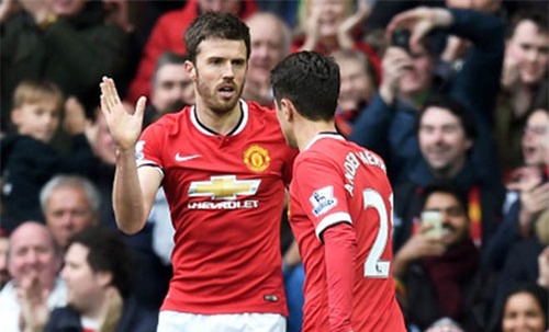 MU có 2 đội hình: Cơn đau đầu dễ chịu của Mourinho - 2