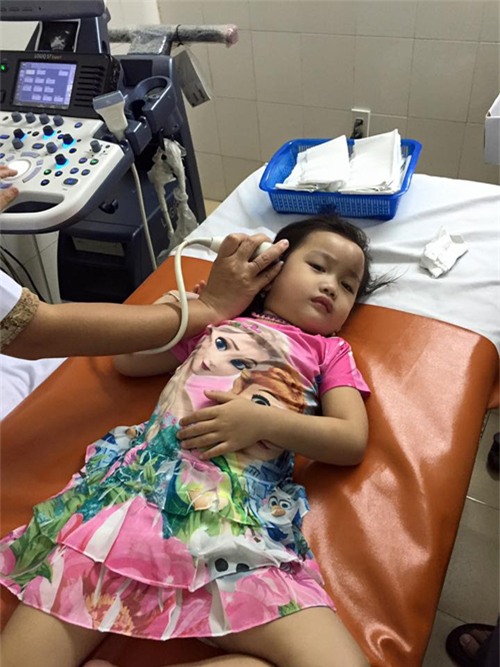 Ốc Thanh Vân sợ hãi khi con gái bị ngã đau - Ảnh 3.