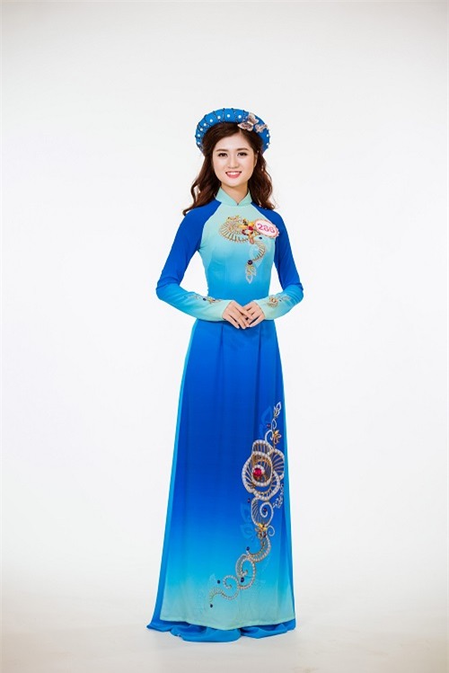 anh ao dai chung ket nong hoi cua top 30 hoa hau vn hinh anh 17