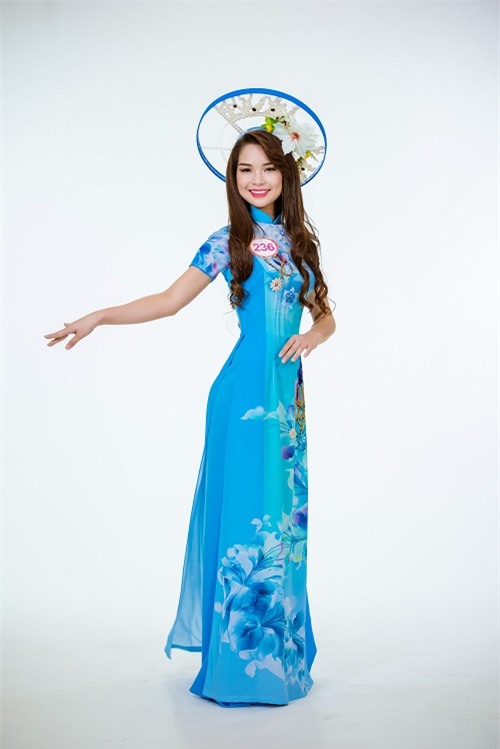 anh ao dai chung ket nong hoi cua top 30 hoa hau vn hinh anh 23