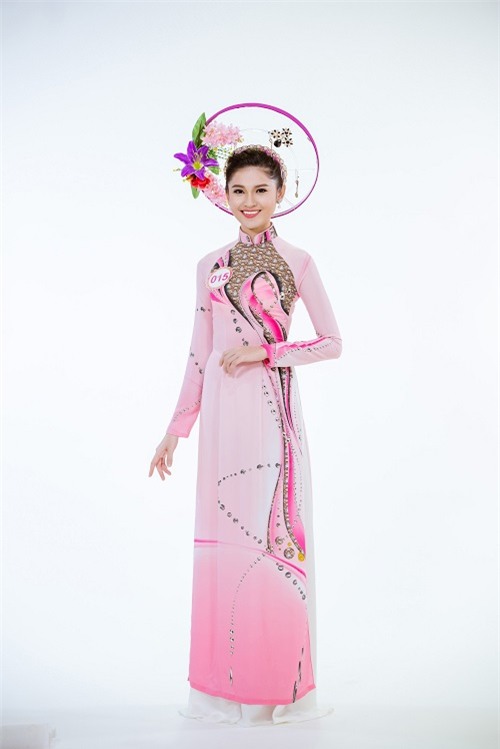 anh ao dai chung ket nong hoi cua top 30 hoa hau vn hinh anh 8