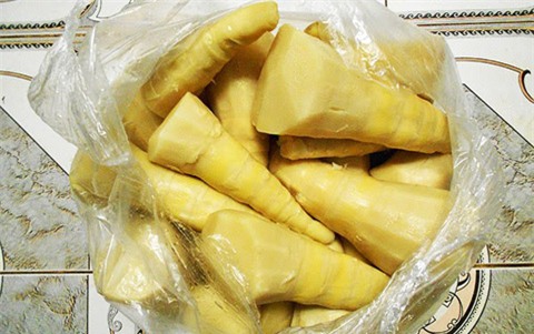 chất vàng ô, măng tươi, gà ăn chất vàng ô, dưa muối nhuộm vàng ô, cá trê ăn chất lạ, nhuộm vàng thực phẩm, thực phẩm bẩn