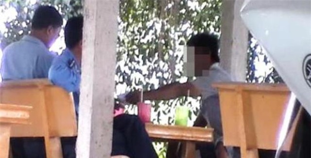 Bắt quả tang 2 thanh tra giao thông nhận tiền 