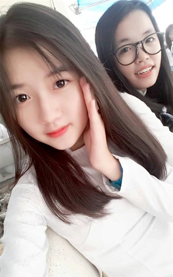 Nu sinh giong dien vien Thai Lan duoc dan mang yeu men hinh anh 1