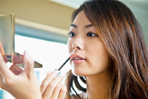 vo xau quyet thay doi ngoan muc de ga chong ngoai tinh phai tiec nuoi - 1