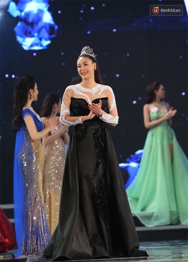 Lần đầu tiên, cả 6 Hoa hậu Việt Nam cùng tề tựu và khoe sắc trên 1 sân khấu! - Ảnh 1.