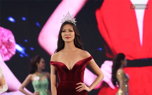 Lần đầu tiên, cả 6 Hoa hậu Việt Nam cùng tề tựu và khoe sắc trên 1 sân khấu! - Ảnh 4.