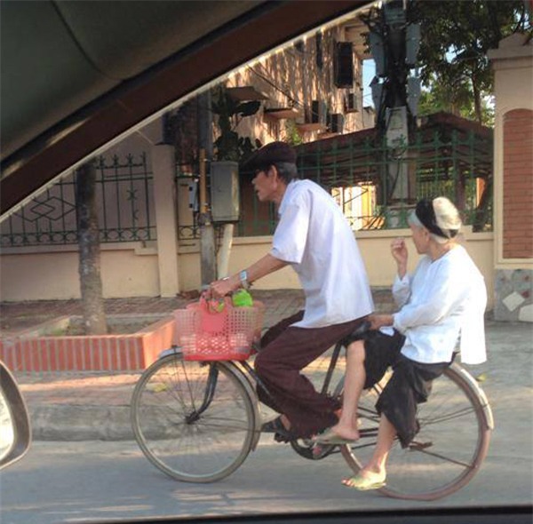 Khi chúng ta già, chỉ mong hạnh phúc như thế này thôi - Ảnh 1.