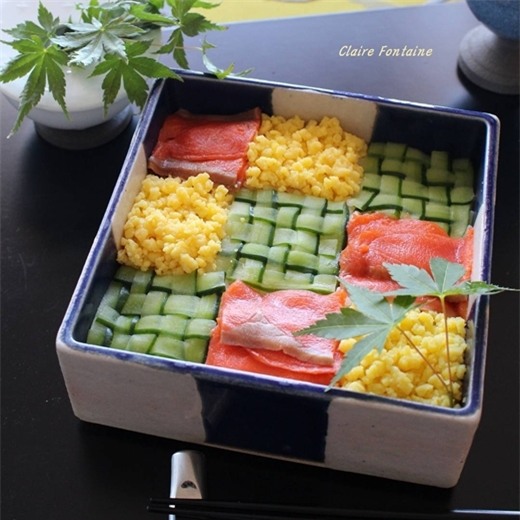 Những miếng sushi từ cácnguyên liệu thơm ngonvới nhiều tạo hình khác nhau và màu sắc bắt mắt khiến ai cũng mê mẩn.