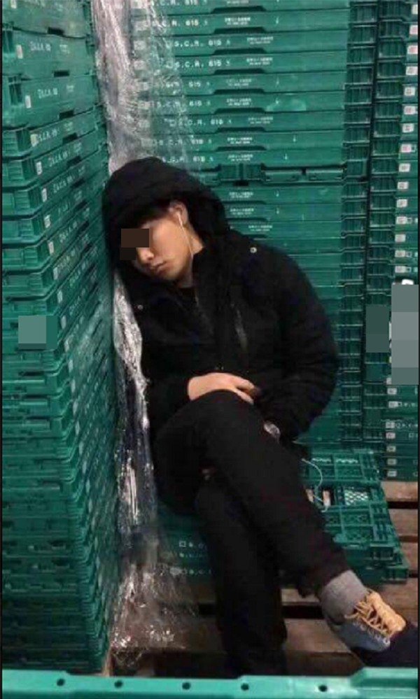 Nghẹn ngào giấc ngủ vội của du học sinh Việt tại Nhật Bản