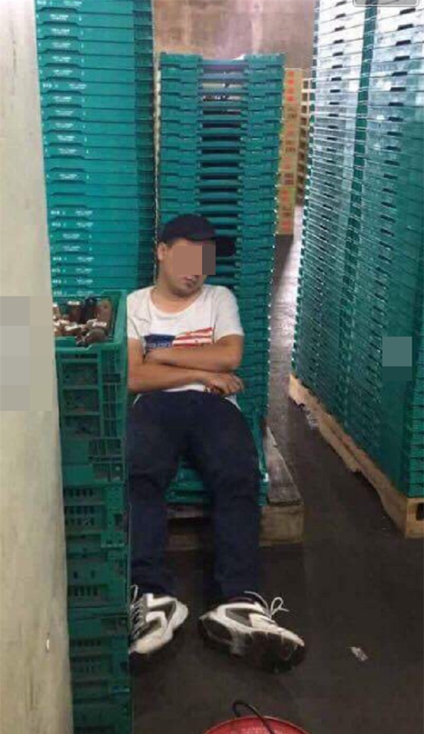 Nghẹn ngào giấc ngủ vội của du học sinh Việt tại Nhật Bản