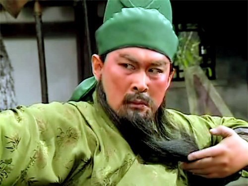 Tào Tháo từng ra mặt lật lọng, hớt tay trên chiếm lấy người phụ nữ mà Quan Vũ thầm mến. (Ảnh: hình tượng Quan Vũ trong phim Tam Quốc Diễn Nghĩa).