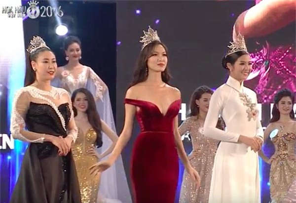 Cách mặc không thể nóng hơn của Hoa hậu Thùy Dung - Ảnh 4.