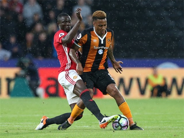 Eric Bailly tren duong thanh huyen thoai MU hinh anh 3