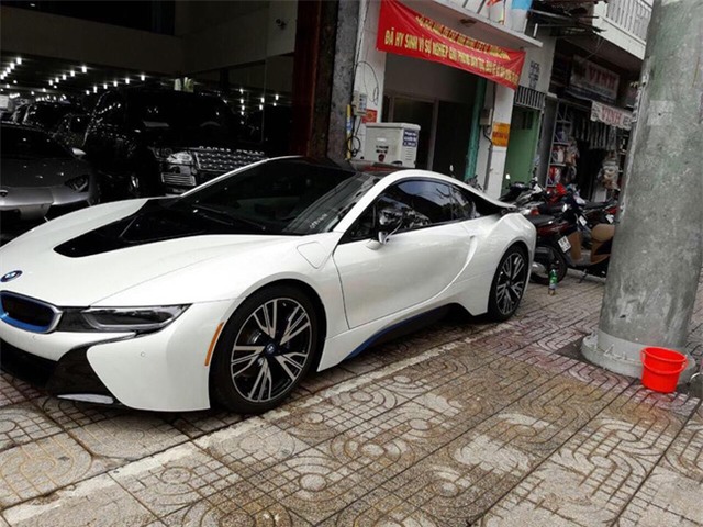 Đại gia Đà Nẵng mua xe BMW i8 7 tỉ tặng sinh nhật vợ - Ảnh 2.