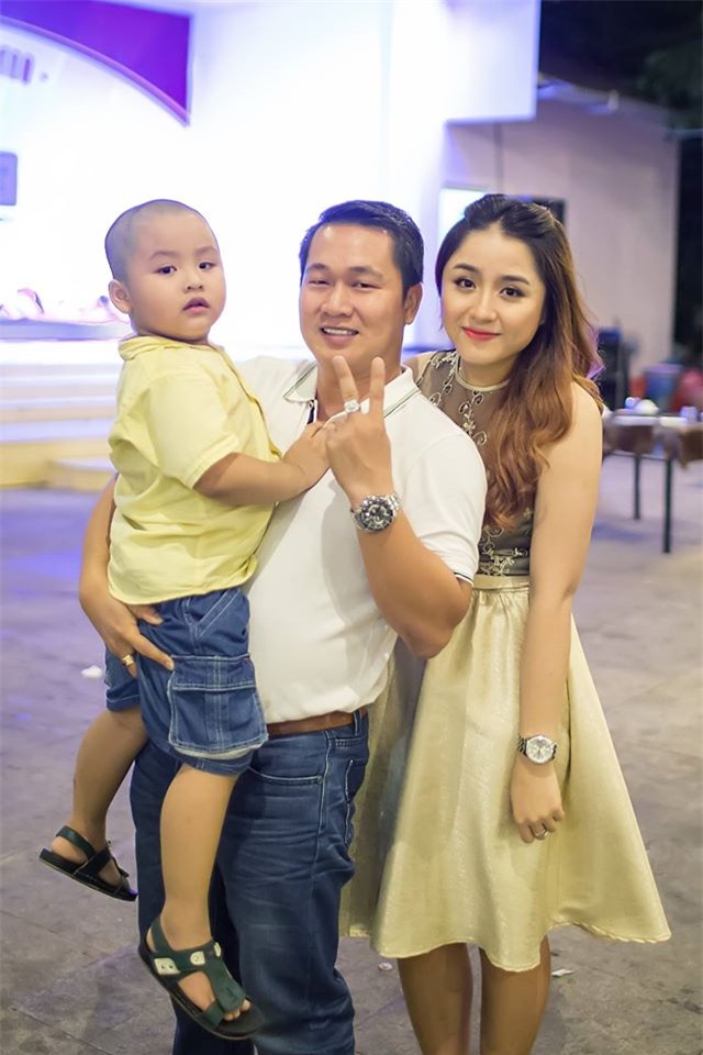 Đại gia Đà Nẵng mua xe BMW i8 7 tỉ tặng sinh nhật vợ - Ảnh 4.