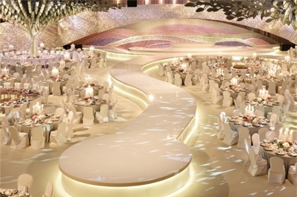 Những bữa tiệc xa hoa, sang trọng ở đất nước dầu mỏ.