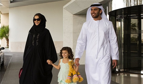 Không những không cần chuẩn bị của hồi môn, cô dâu lấy chồng Dubai còn được tặng thêm một khoản tiền kha khá.