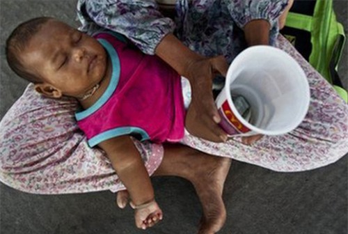 Nhẫn tâm tiêm ma túy cho trẻ con ngủ để bế đi ăn xin - Ảnh 3