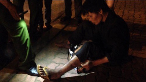 thanh niên, hoại tử chân, Iphone, HIV, hút chích