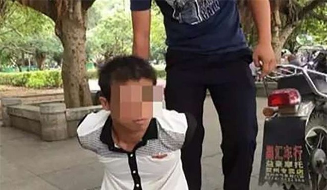 cướp, trần truồng, phụ nữ, camera giám sát