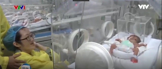 Clip cuộc gặp gỡ đầu tiên và cũng là cuối cùng của thiếu úy Huyền Trâm với con trai - Ảnh 2.