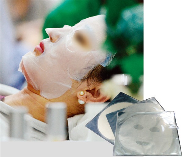 Hàn Quốc: Cận cảnh quy trình làm mặt nạ dưỡng da bẩn khiến nhiều người rùng mình - Ảnh 2.