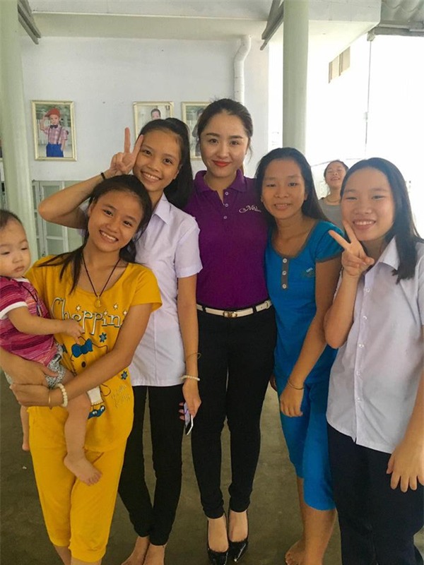 người vợ may mắn được chồng tặng siêu xe 7 tỉ