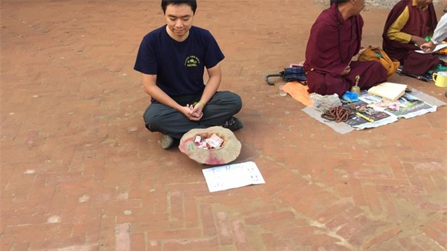 Một du khách người Việt đã thử đóng vai ăn xin ở Nepal và kết quả nhận được thật bất ngờ - Ảnh 2.
