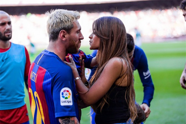 Người đẹp Antonella gửi thông điệp tình yêu tới Messi - Ảnh 1.
