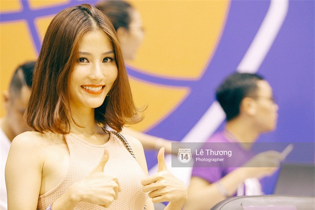 Hoa hậu Thu Thảo và Diễm My 9x cuốn hút trên khán đài trận derby bóng rổ Việt Nam - Ảnh 3.