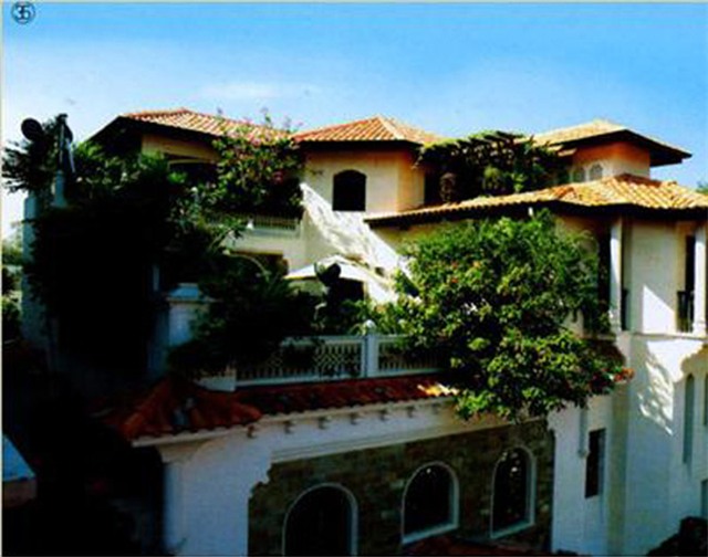 cuoc song trong biet thu 300 ti cua hoa hau giau nhat vn hinh anh 5