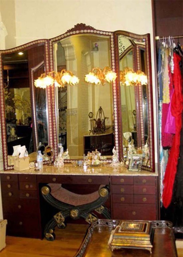 cuoc song trong biet thu 300 ti cua hoa hau giau nhat vn hinh anh 15