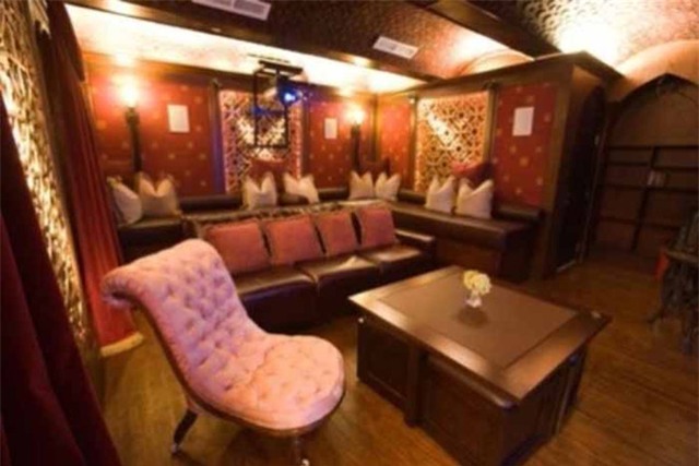 cuoc song trong biet thu 300 ti cua hoa hau giau nhat vn hinh anh 16