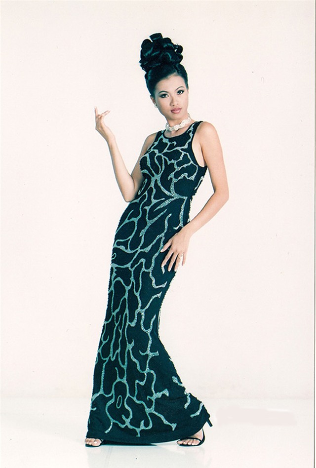 cuoc song trong biet thu 300 ti cua hoa hau giau nhat vn hinh anh 20